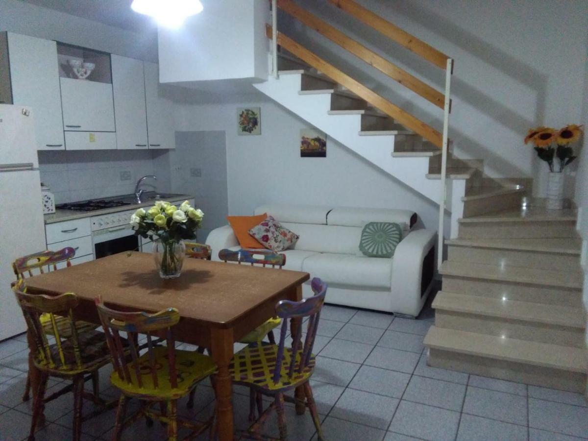 Villetta A Schiera Fiumefreddo Bruzio Exterior foto